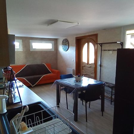 Logement De Charme Coinches المظهر الخارجي الصورة
