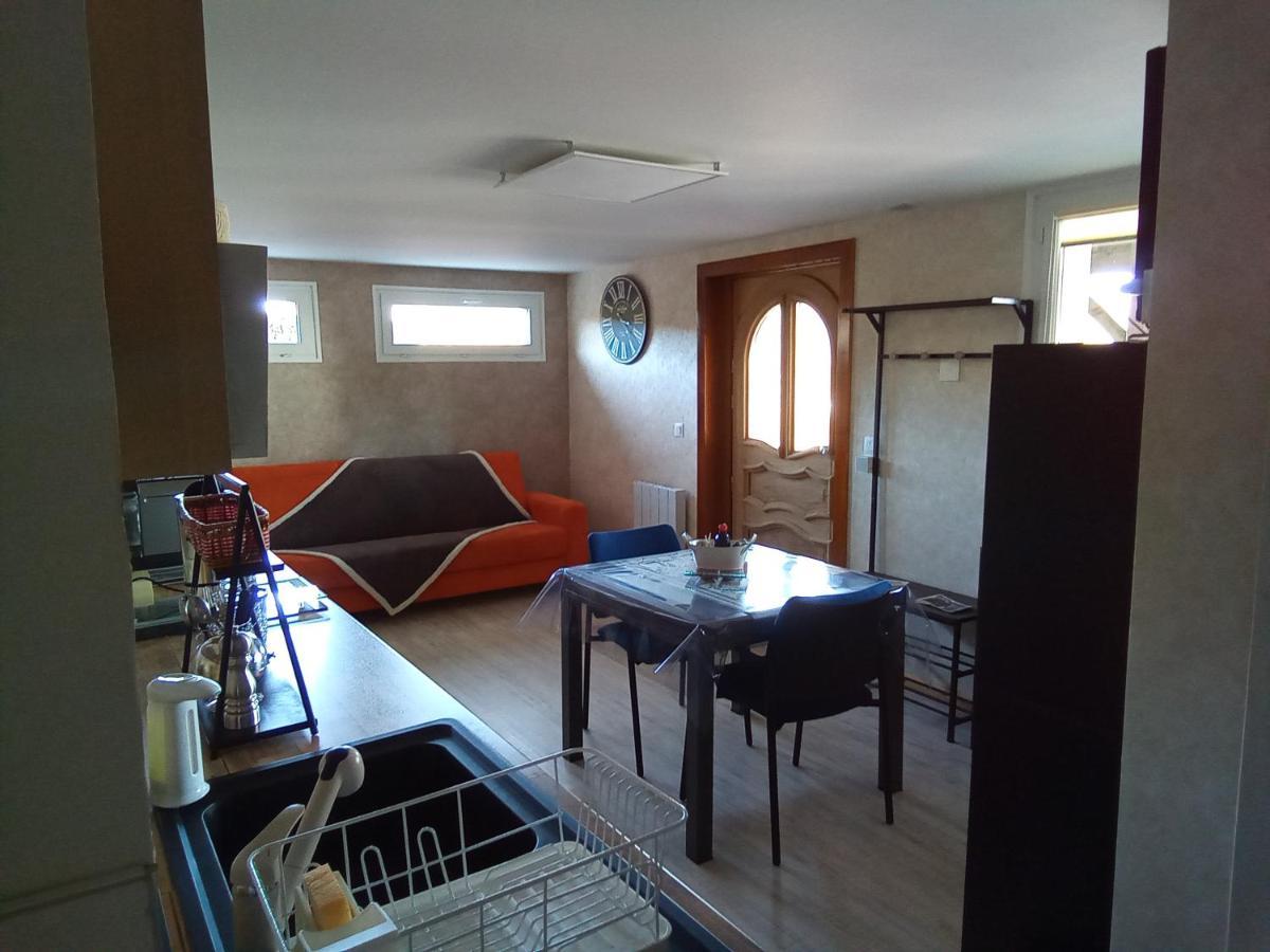 Logement De Charme Coinches المظهر الخارجي الصورة